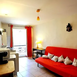 Appartement Charming Apt In The Panier Neighbourhood, Marseille